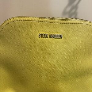 Steve Madden Vibrant  crossbody bag
Chain strap